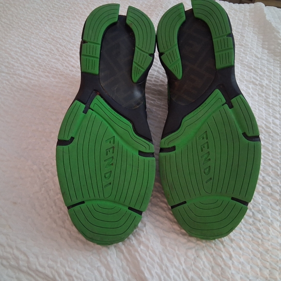 Fendi Men's Vibrant Green and Black Sneakers - Picture 6 of 7